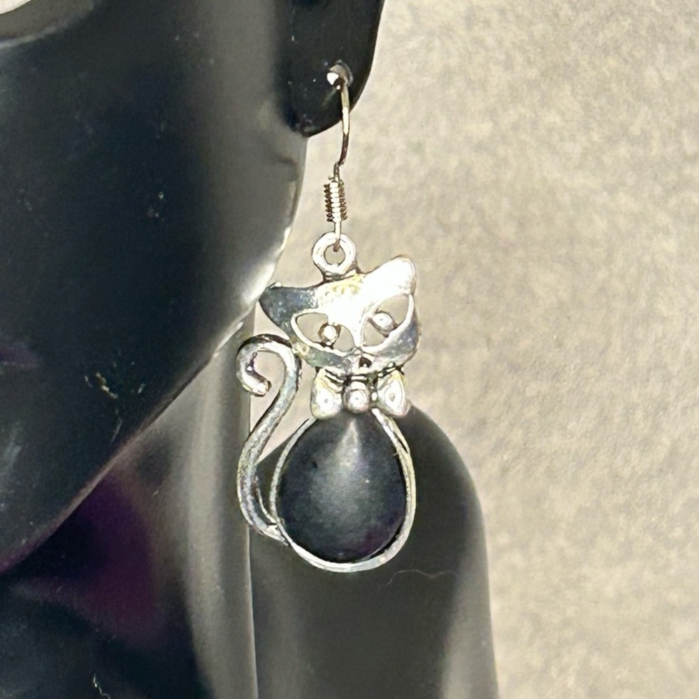 Semi-precious stone Cat Dangler Earrings - Picture 3 of 7